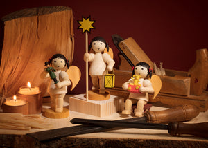 Ulmik Schleifenengel mit Spielzeug