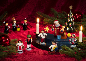 Ulmik Winterkinder mit Weihnachtsmann